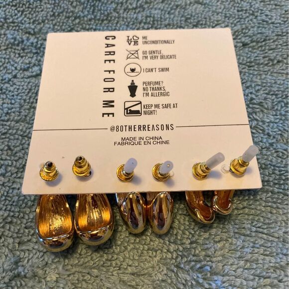 8 Other Reasons 18kt Gold Plated Half Moon Post Back Earrings Set - Picture 3 of 6